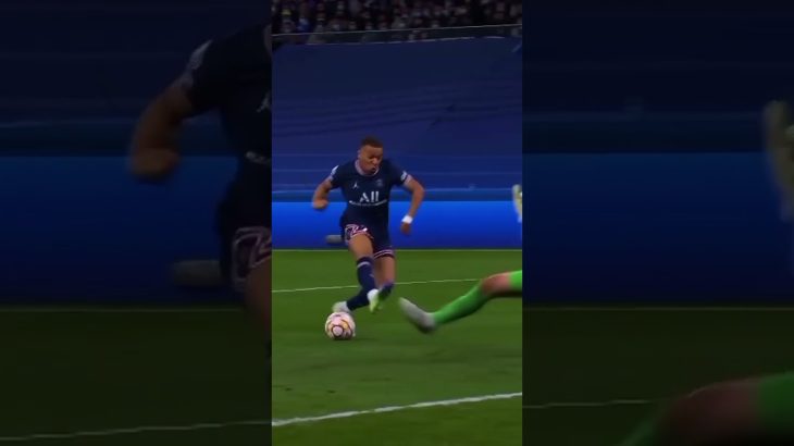 That Step-Over 🤯🔥🔥🔥 #shorts #mbappe #football