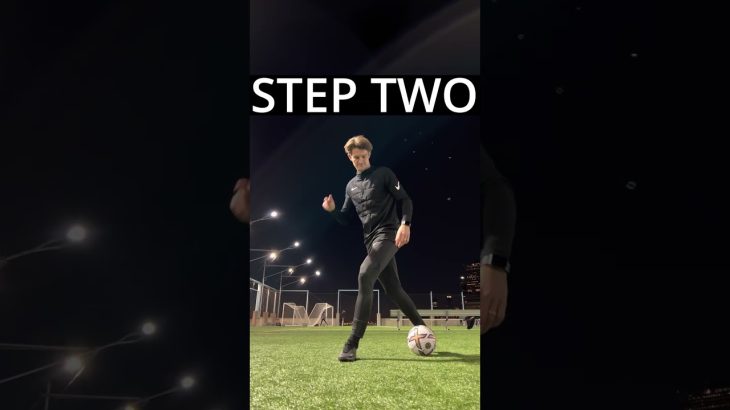 Learn this NEXT-LEVEL Cruyff turn in 18 seconds