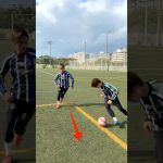 DFを引き込むロールを入れる #レガテドリブル塾 #サッカー #shorts