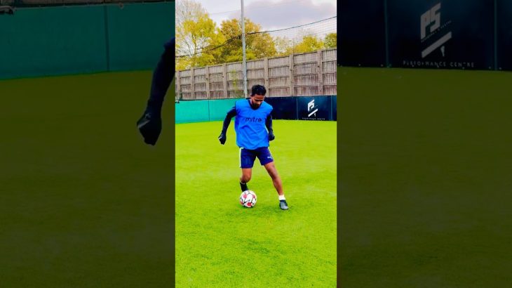 My fav move ,roll & step over ⚽️🤘 #football #neymarpsg #footballskills #soccer #skills #soccerskill